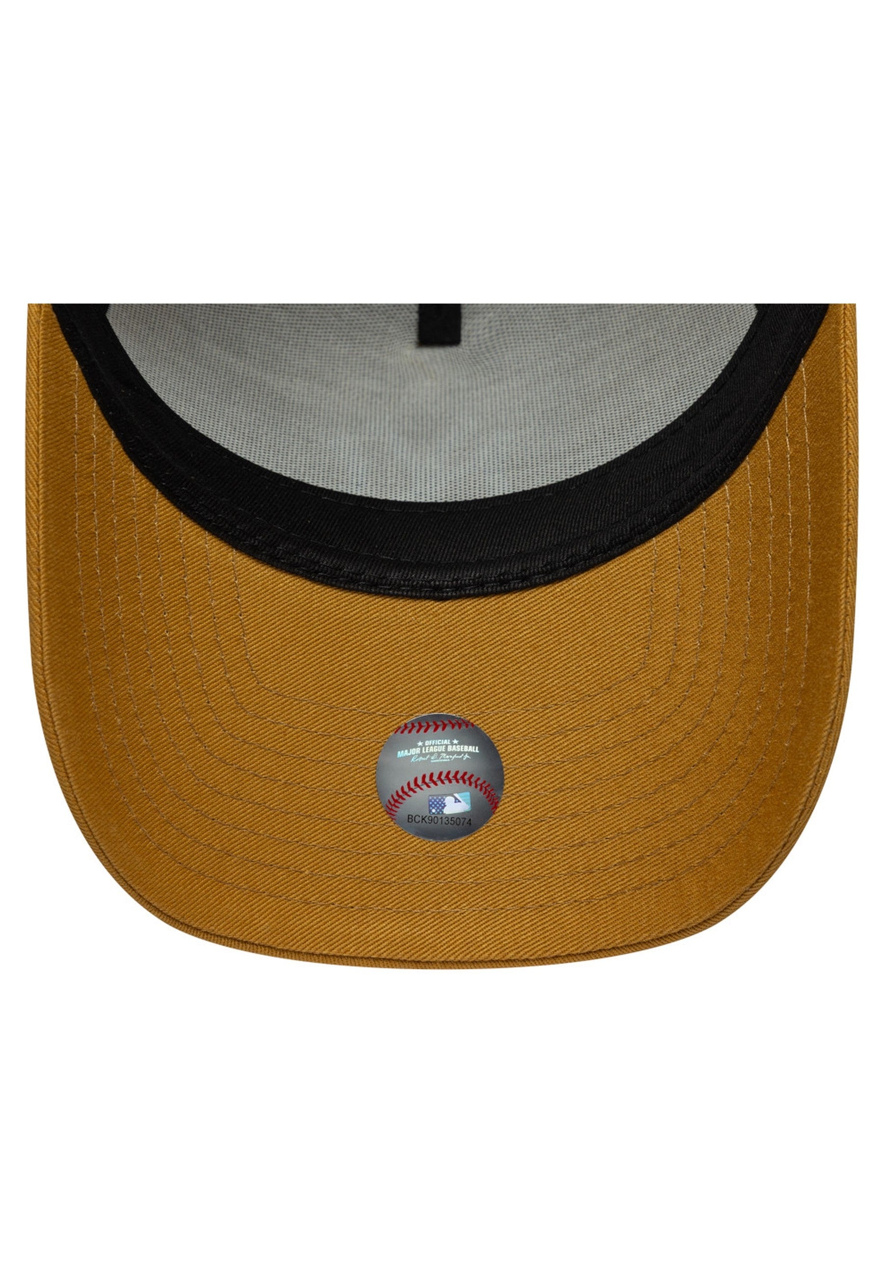 GORRA NEW ERA TOSTADA YANKEES LEAGUE EFRAME NEYYAN