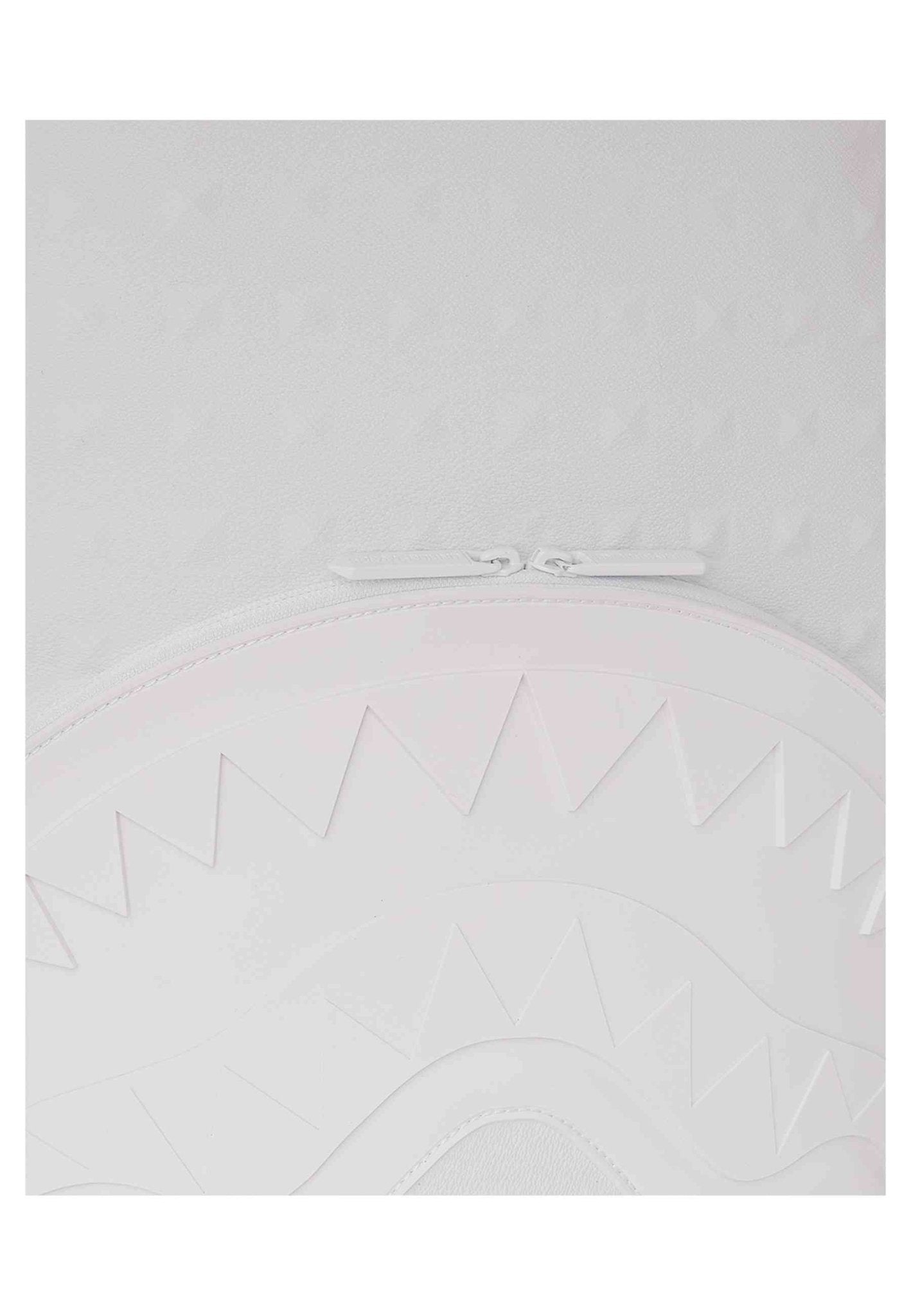 MOCHILA SPRAYGROUND BLANCA WHITE PYRAMID DLX BACKPACK - AREA ZERO