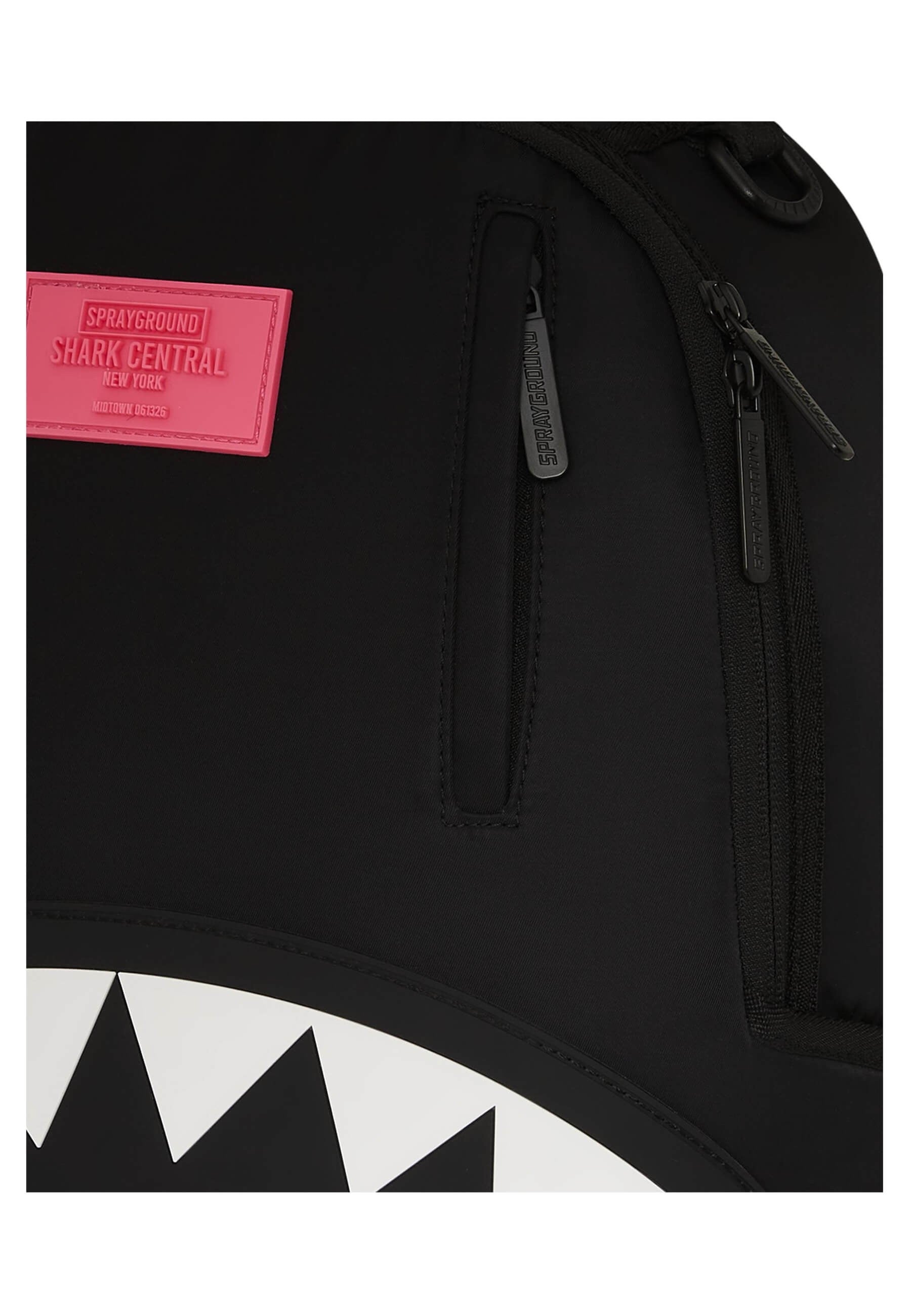 MOCHILA SPRAYGROUND NEGRA SHARK CENTRAL NYLON BLACK PINK
