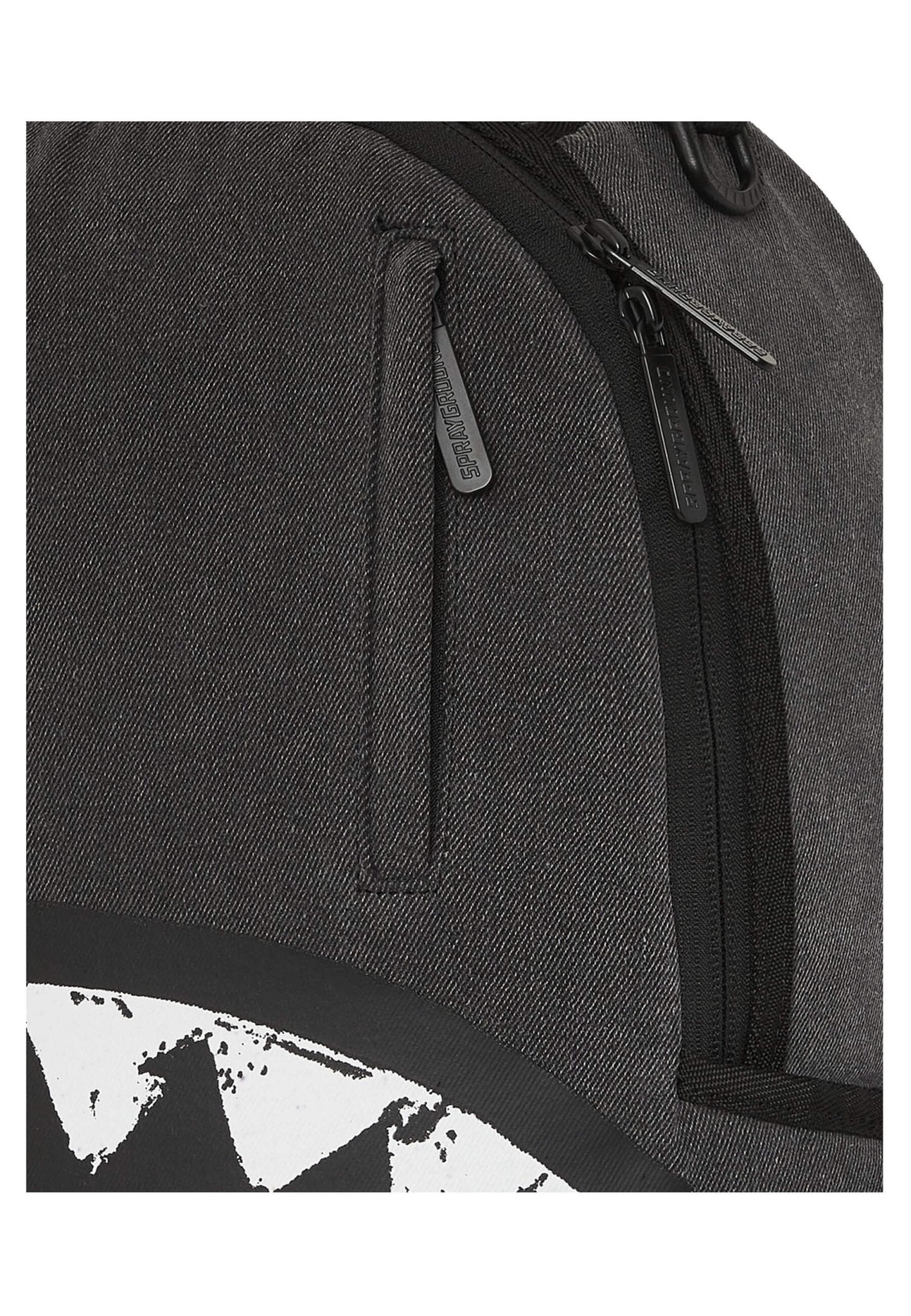 MOCHILA SPRAYGROUND NEGRA SHARK CENTRAL PAINTED DLXS BACKPACK - AREA ZERO