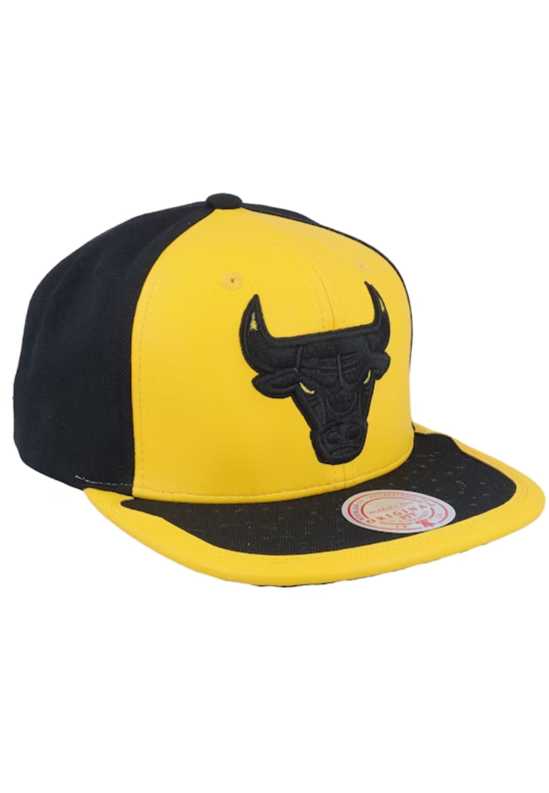 GORRA MITCHELL & NESS AMARILLA/NEGRA BULLS DAY ONE SNAPBACK