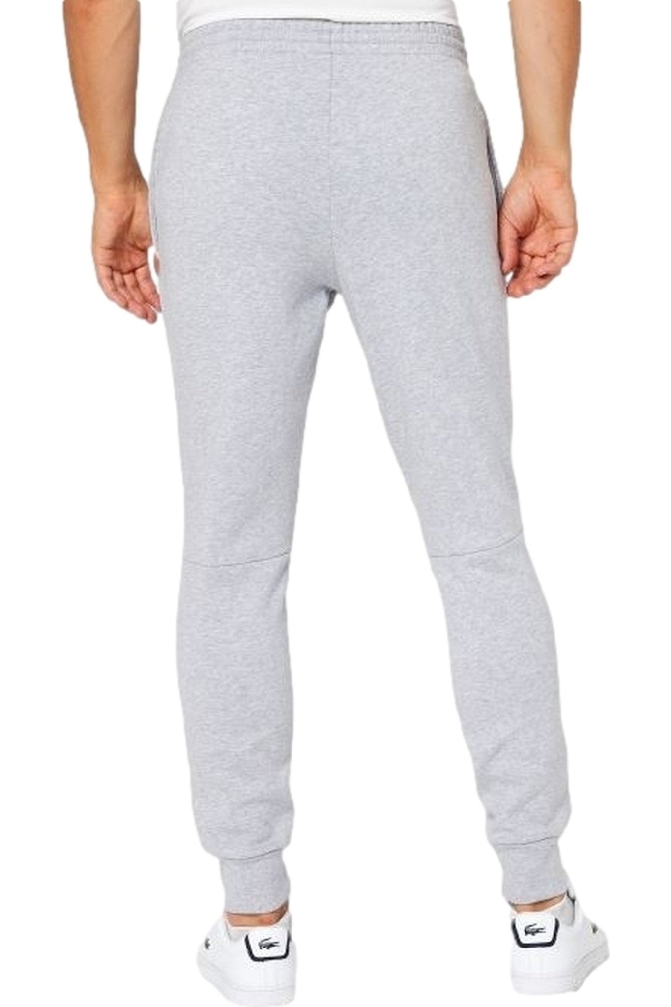 PANTALON LACOSTE GRIS CLASSIC LOGO JOGGER PANT - AREA ZERO