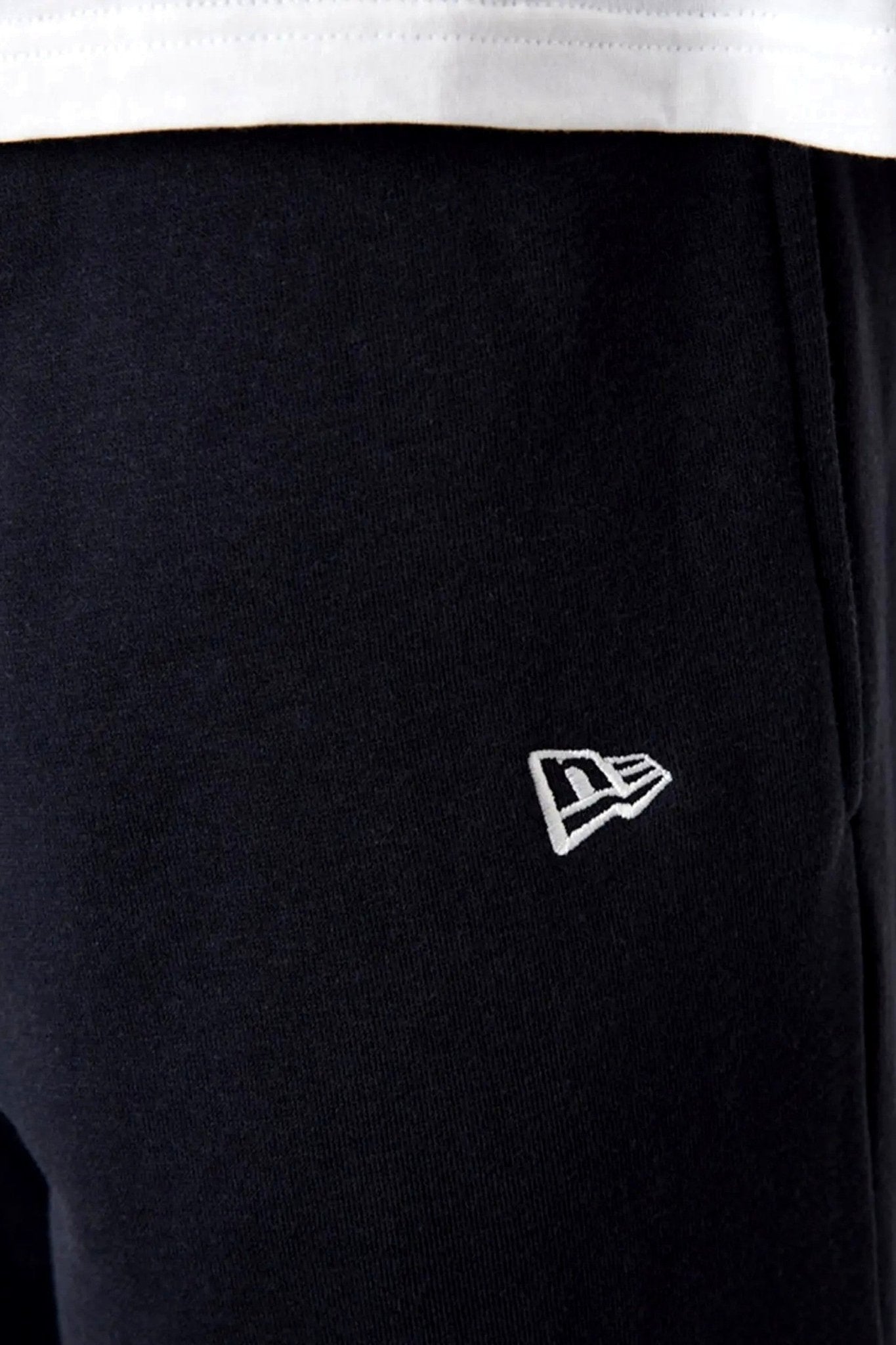 PANTALON NEW ERA MARINO MLB TEAM LOGO JOGGER NEYYAN - AREA ZERO