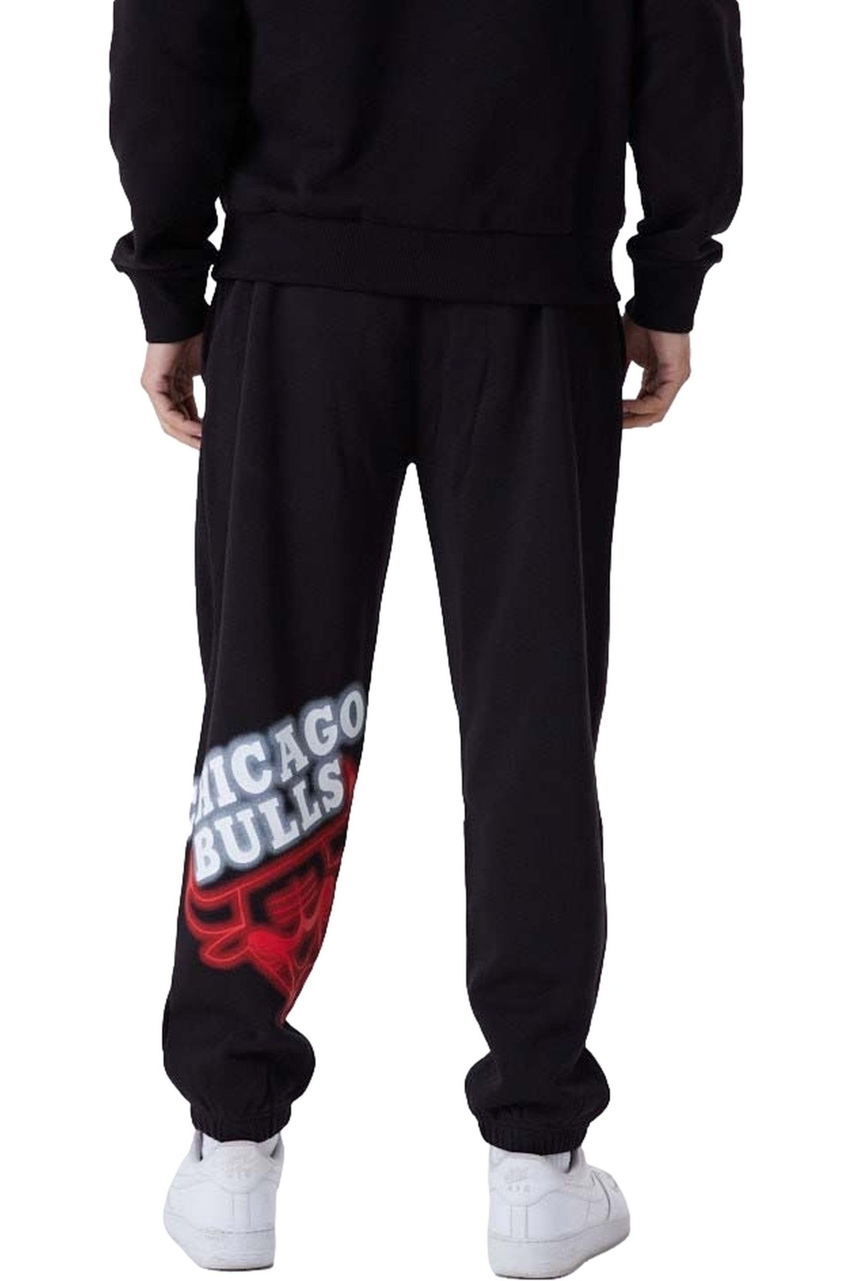 PANTALON NEW ERA NEGRO BULLS NBA NEON LOGO JOGGER CHIBUL