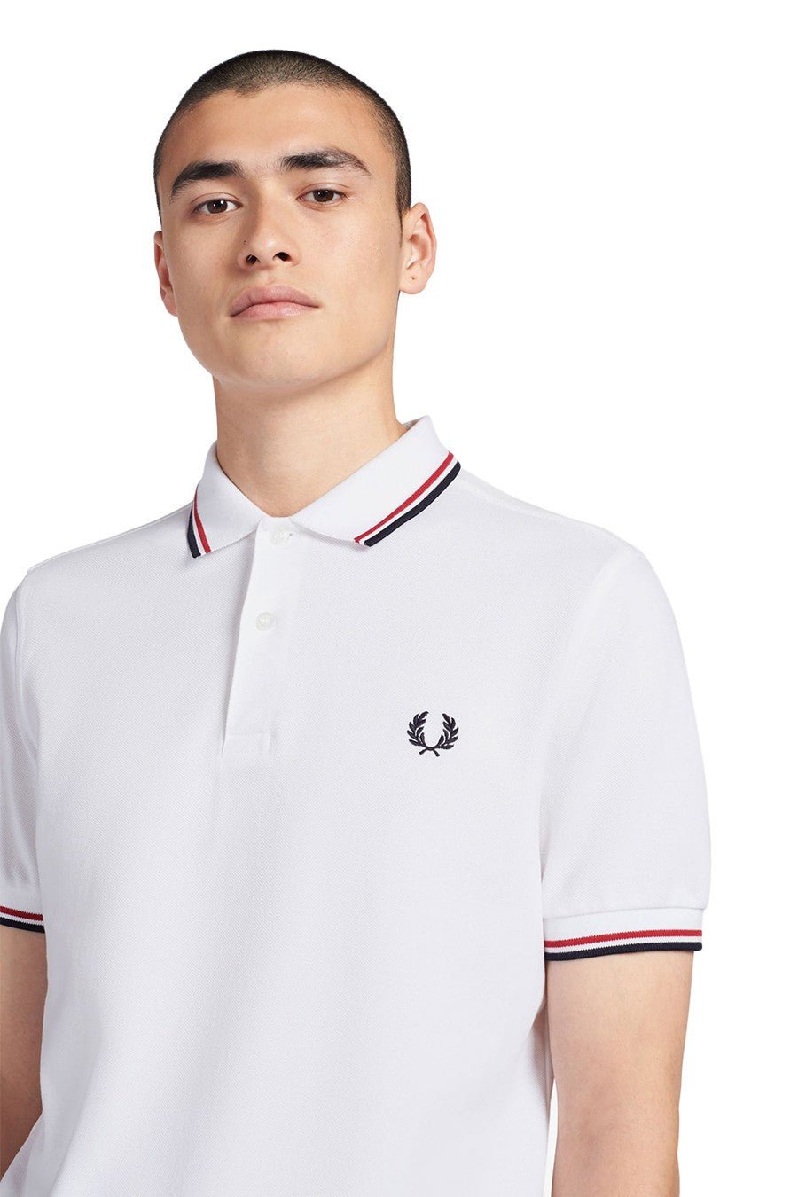 POLO FRED PERRY BLANCO BASICO LOGO LAUREL BORDADO PECHO MANGA CORTA - AREA ZERO