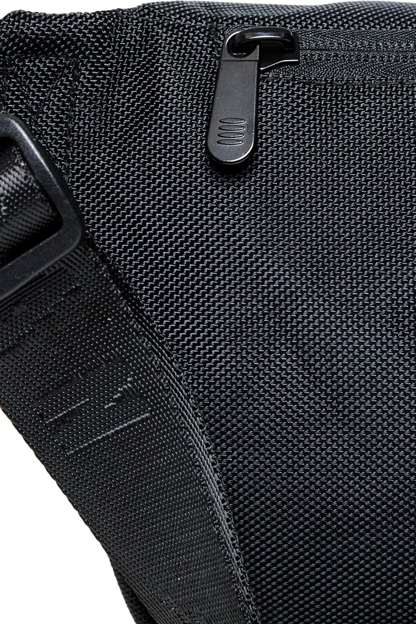 RIÑONERA JORDAN NEGRA RISE CROSS BODY BAG - AREA ZERO