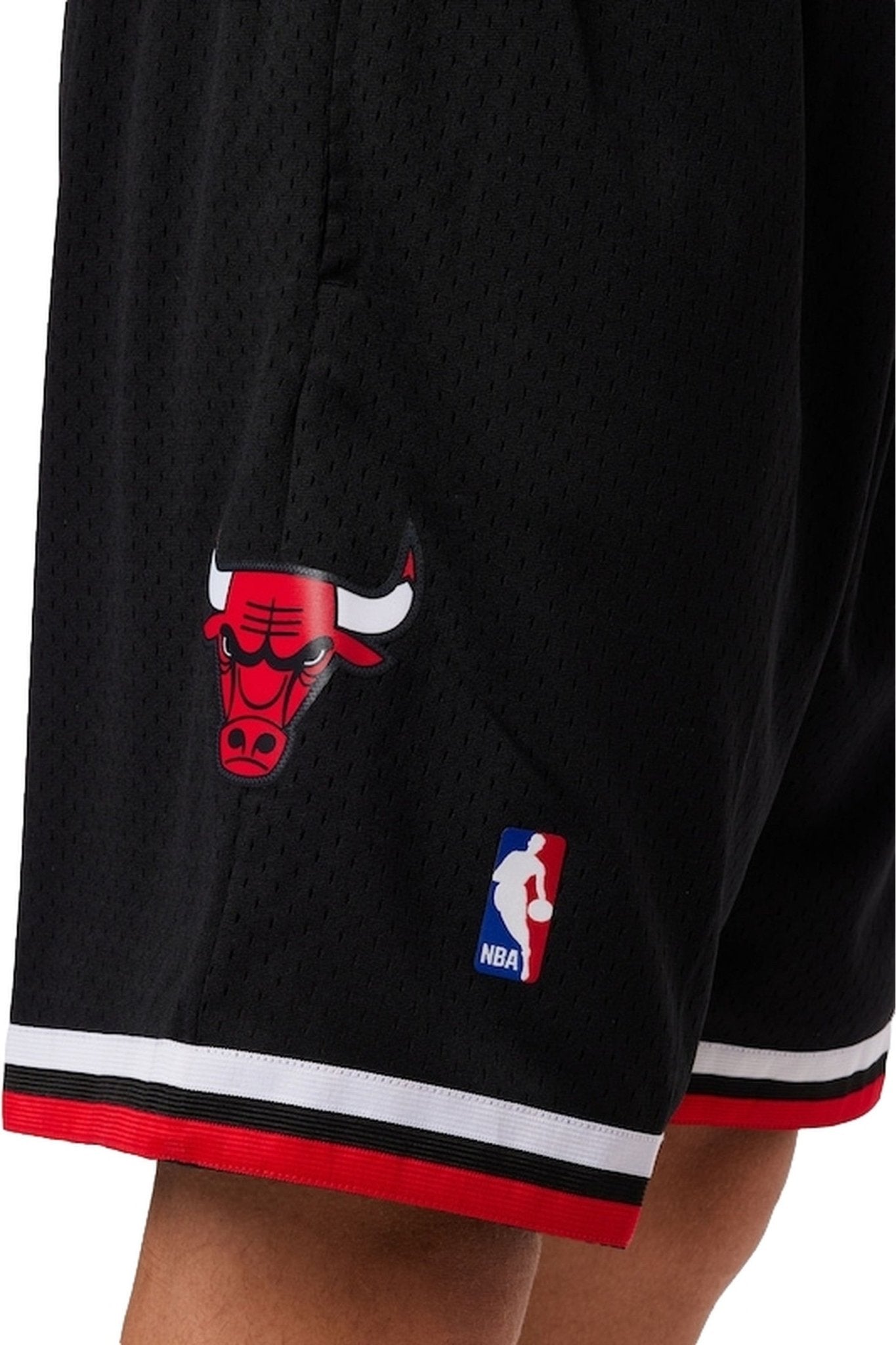 SHORT MITCHELL AND NESS NEGRO LISO SWINGMAN SHORTS - AREA ZERO