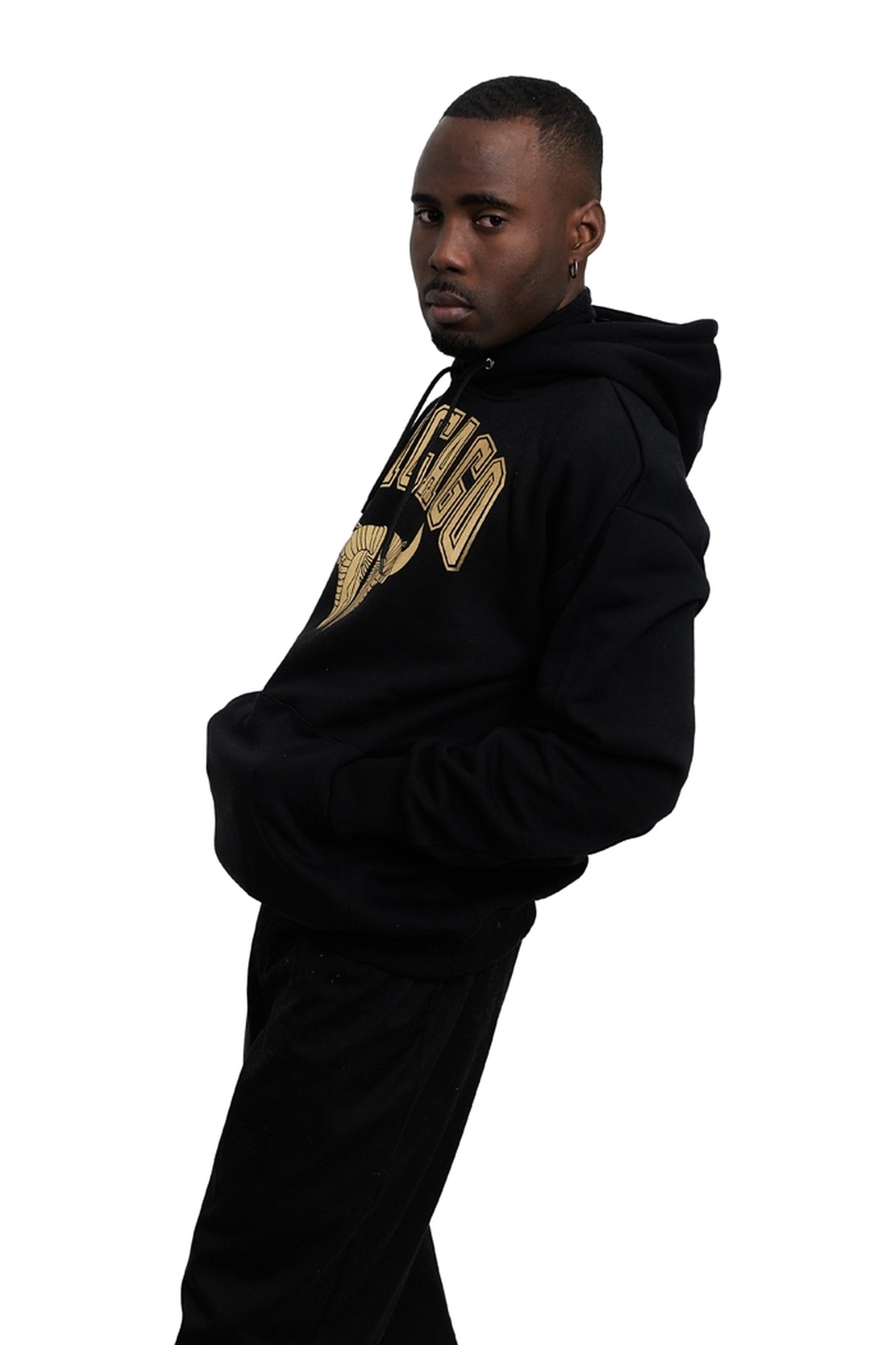 SUDADERA AREA ZERO NEGRA/ORO CHICAGO SNEAKERS GOLDEN FACE HOODIE