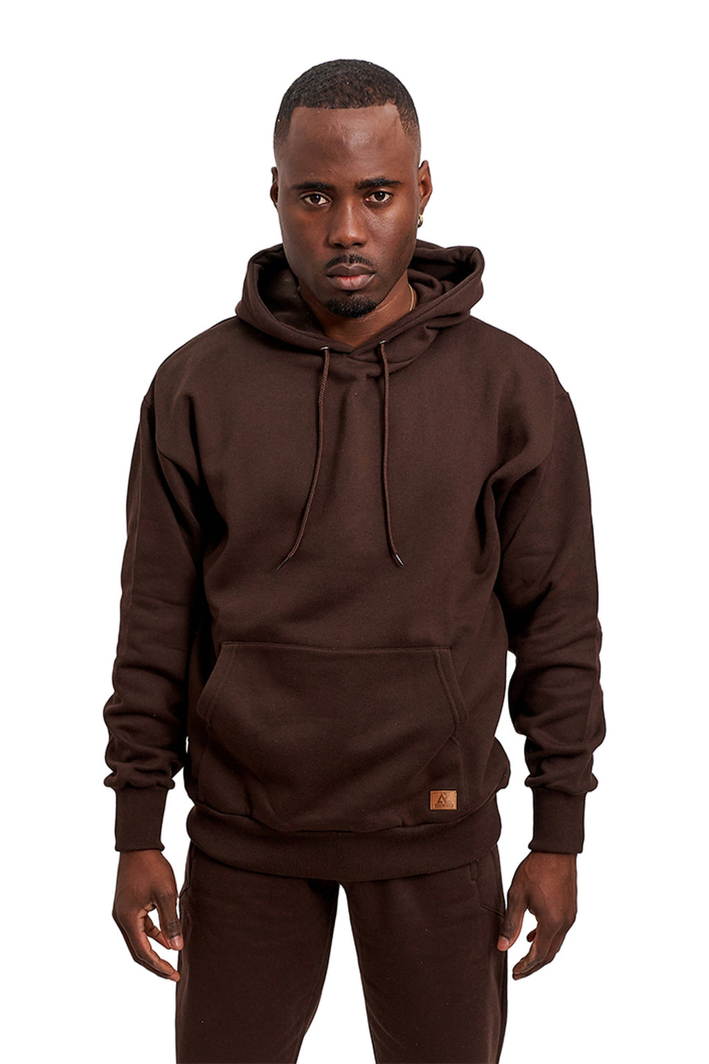 SUDADERA CHOCOLATE AZ ESSENTIALS TAGGED POCKET HOODIE