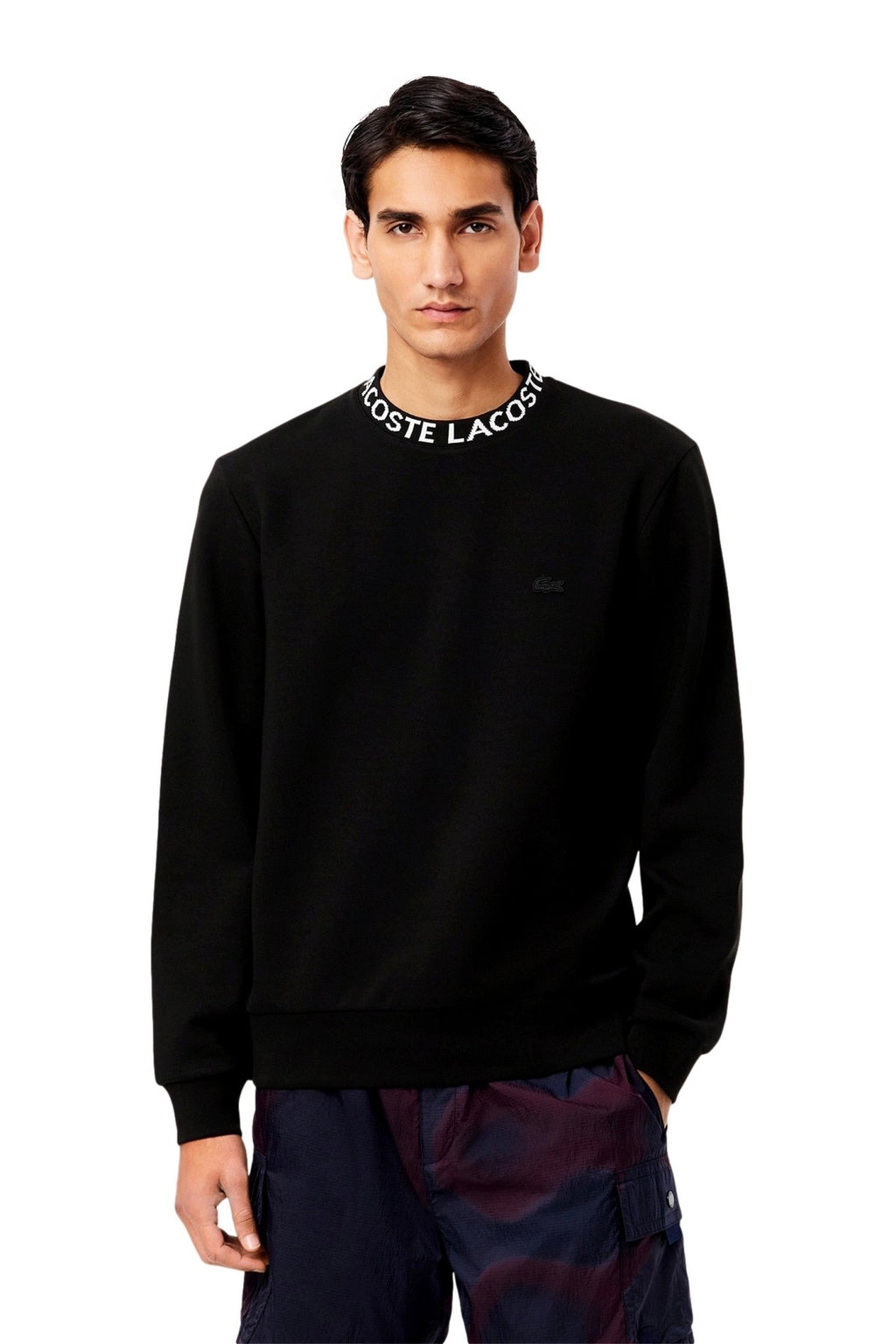 SUDADERA LACOSTE NEGRA JAQUARD TAPE CREWNECK - AREA ZERO