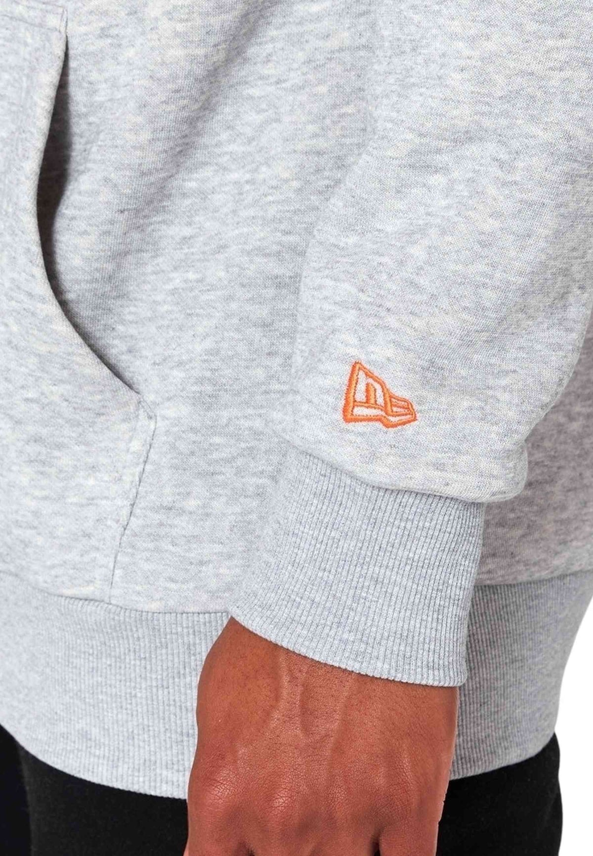 SUDADERA NEW ERA GRIS NEW YORK KNIKS NBA REGULAR HOODY