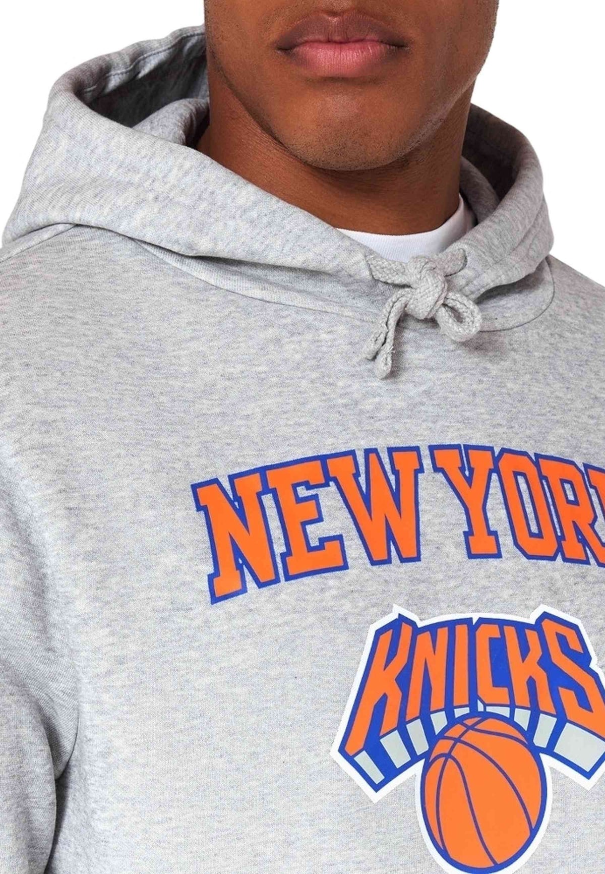 SUDADERA NEW ERA GRIS NEW YORK KNIKS NBA REGULAR HOODY