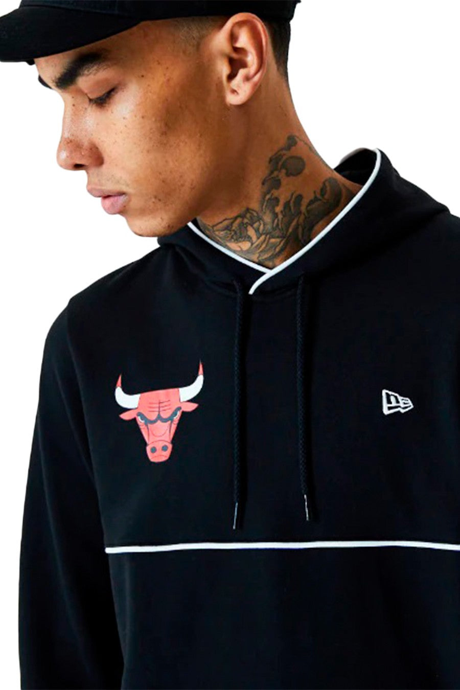 SUDADERA NEW ERA NEGRA BULLS NBA PIPPING PO HOODY CHIBUL