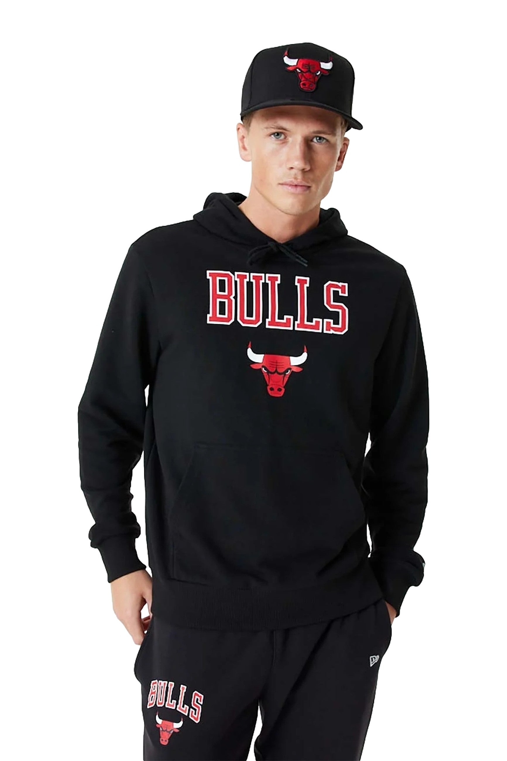 SUDADERA NEW ERA NEGRA BULLS TEAM LOGO HOODY