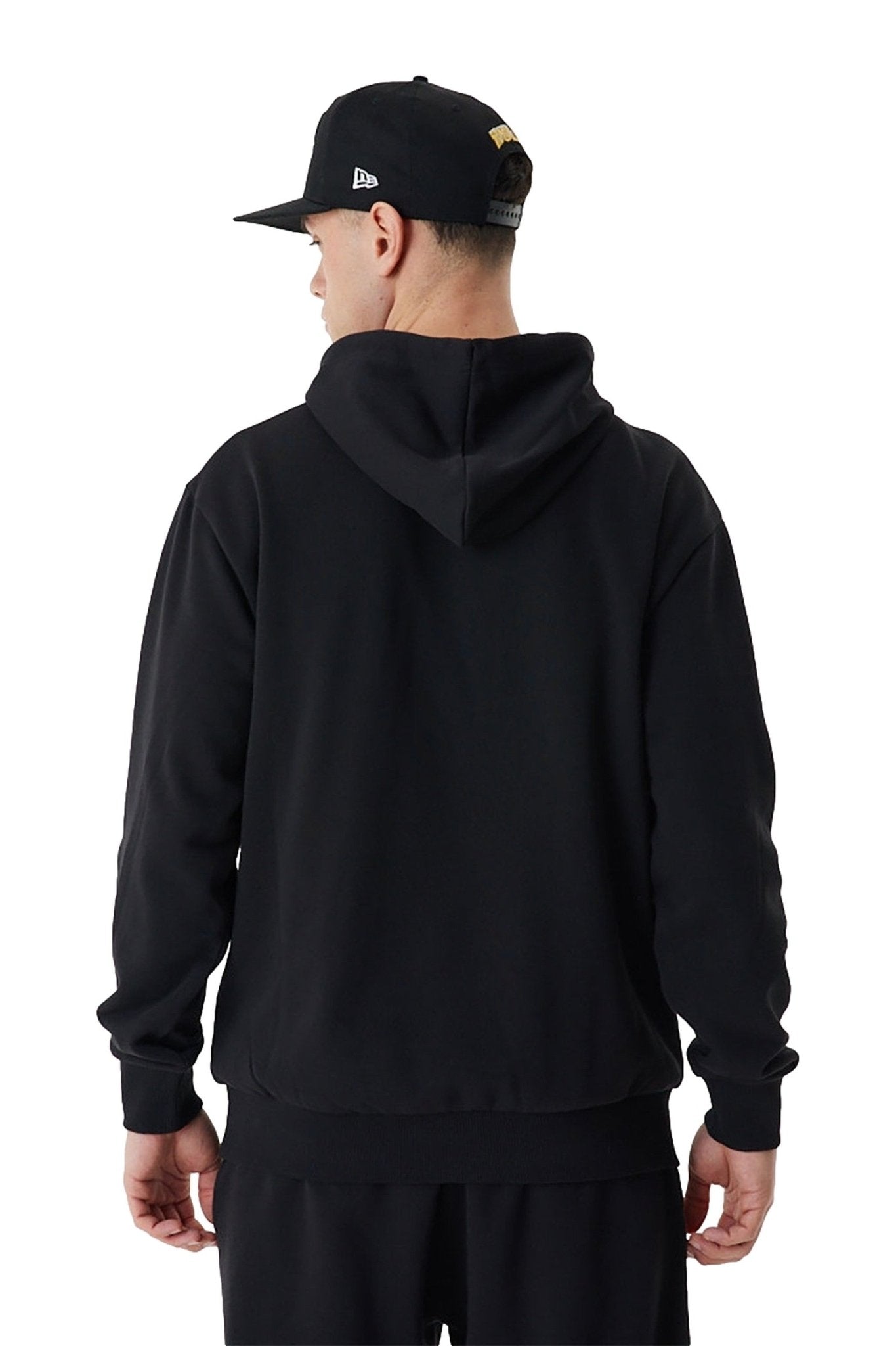 SUDADERA NEW ERA NEGRA BULLS TEAM SCRIPT OS HOODY CHIBUL - AREA ZERO