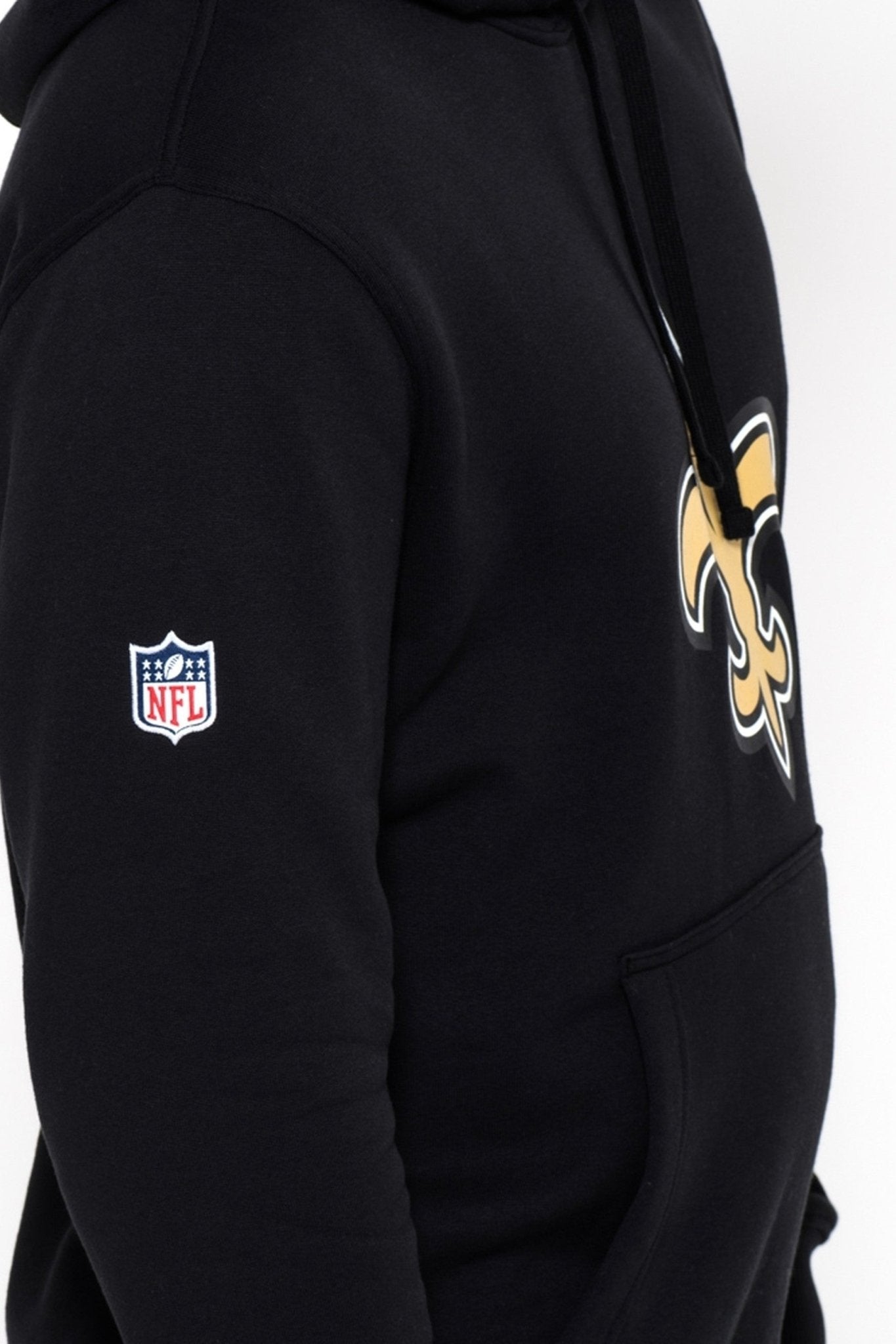 SUDADERA NEW ERA NEGRA SAINTS TEAM LOGO PO HOODDY NEOSAI - AREA ZERO