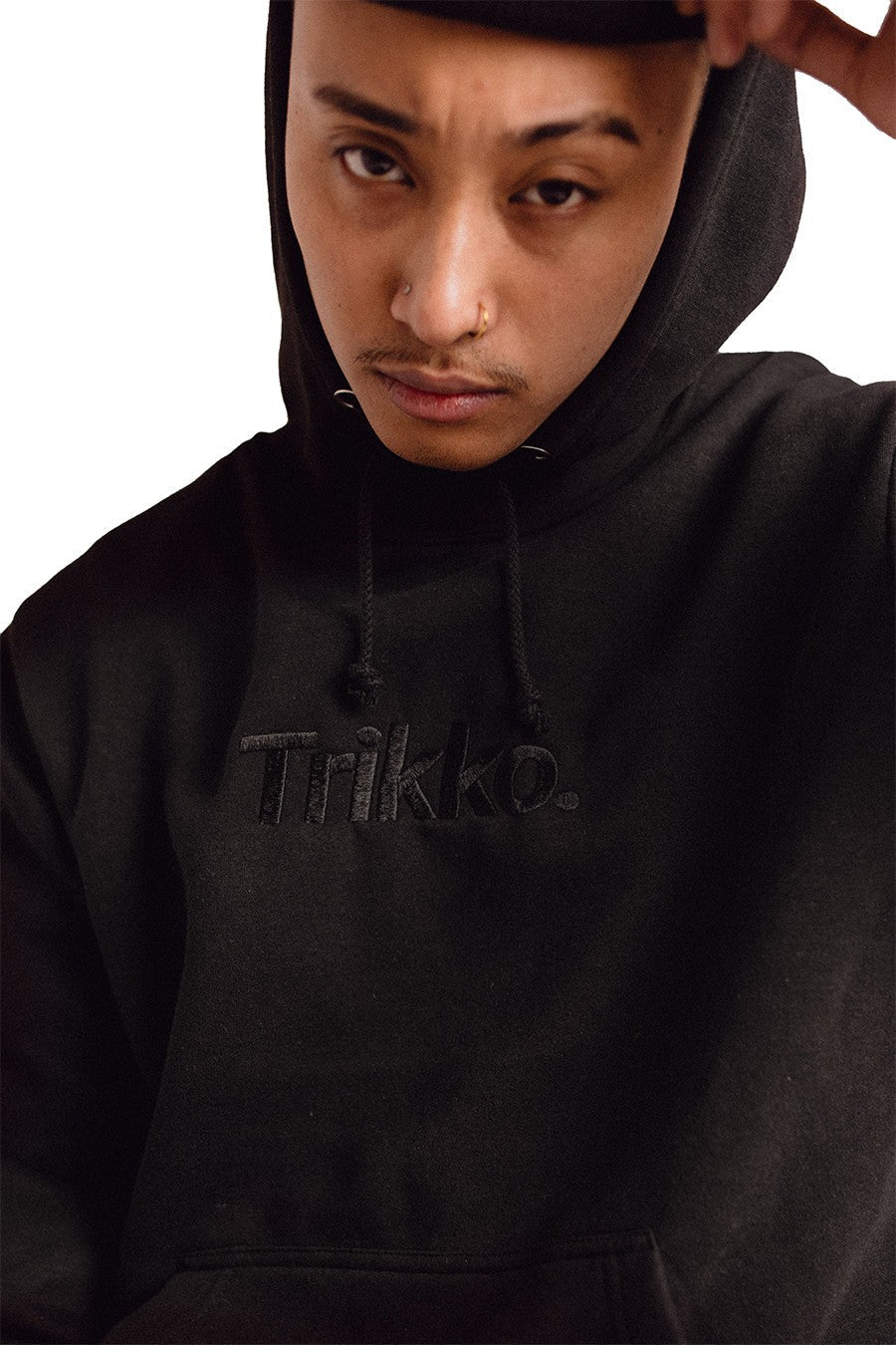 SUDADERA TRIKKO NEGRA BECOME THE CHANGE HOODIE - AREA ZERO